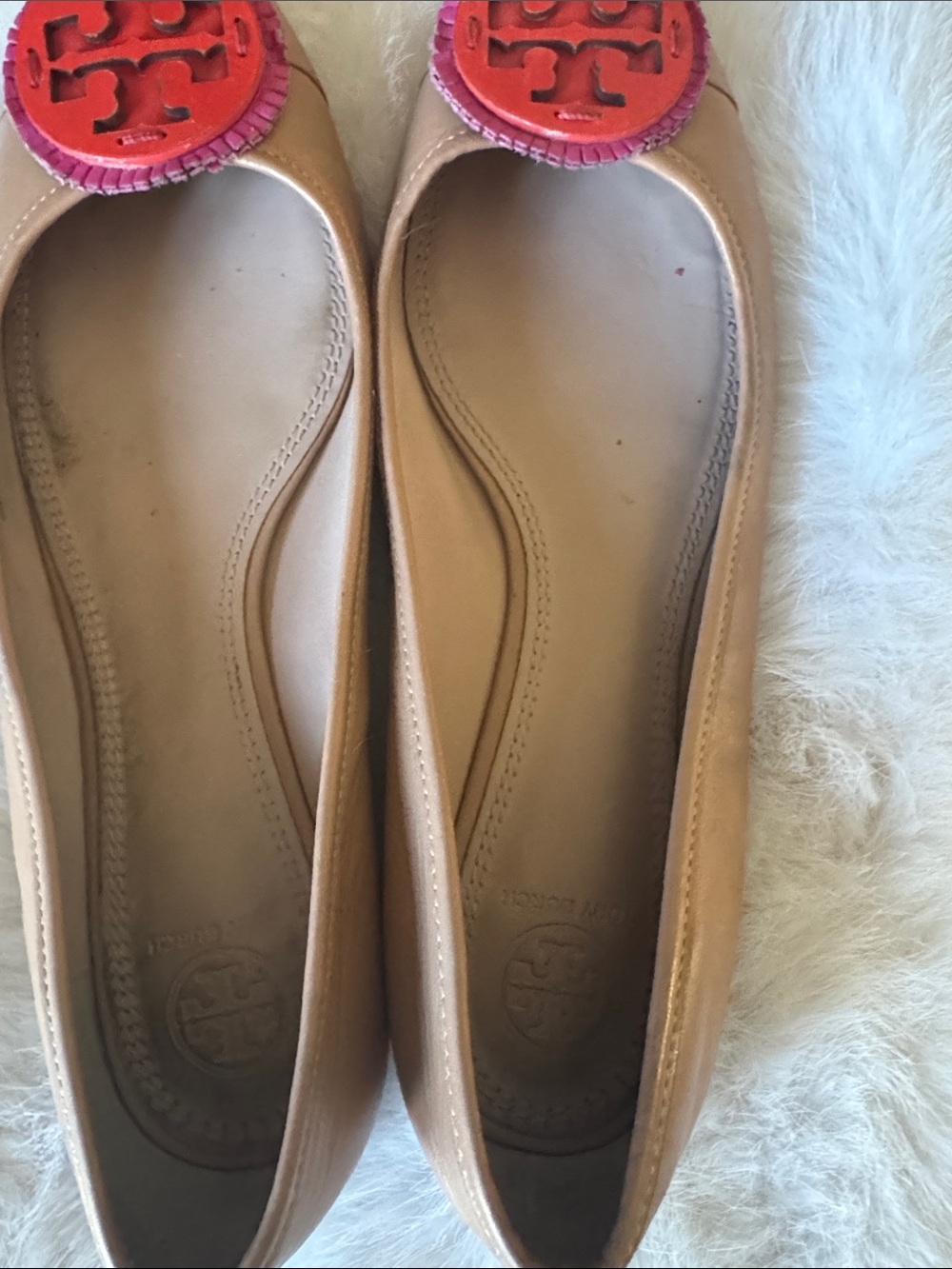 Women's Beige Leather Ballet Flats with Red-Pink Emblem - Picture 14 of 15
